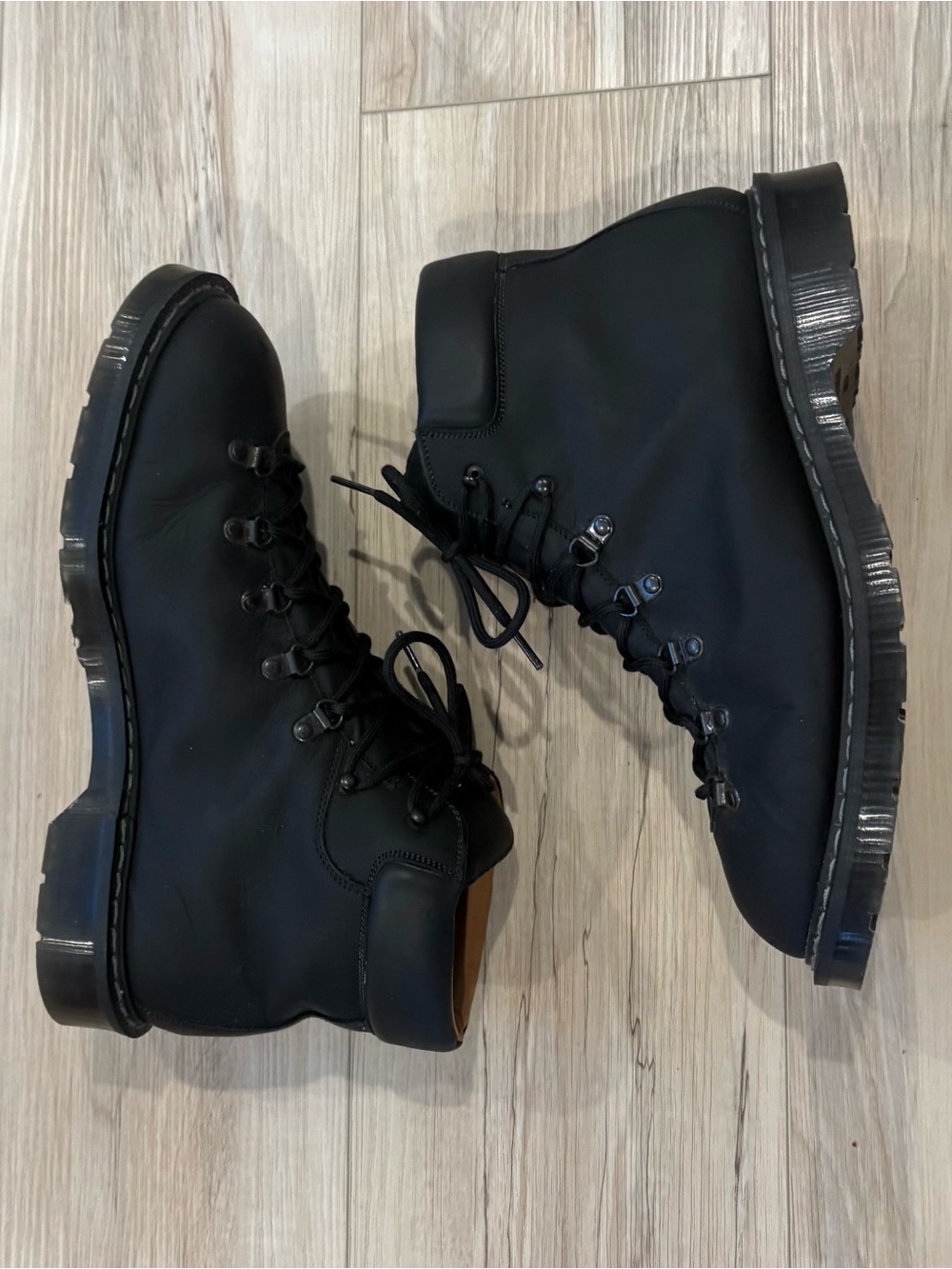 Solovair black greasy urban hiker mountain boots sz 10.5UK/11.5US